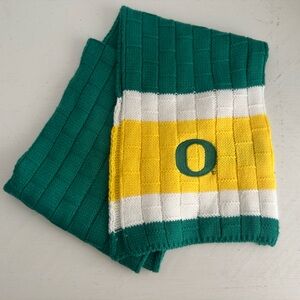 Little earth Oregon ducks knit scarf